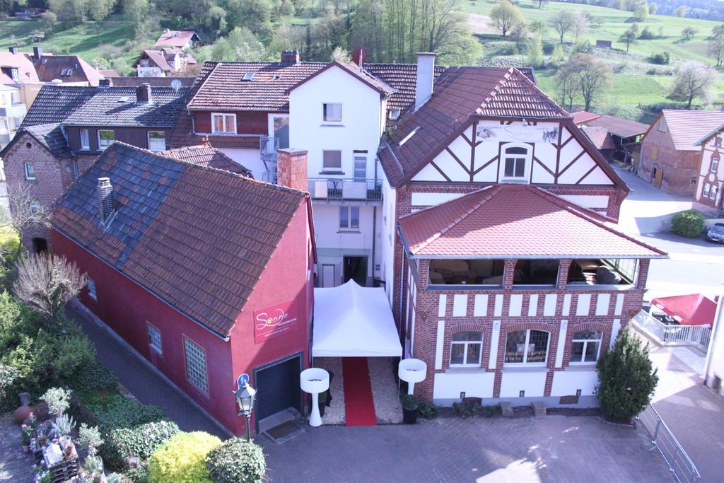 Zur Sonne "Gasthaus-Bar-Events" Poppenhausen Exterior foto